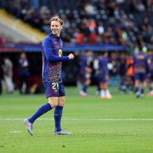 留住未来！马卡：巴萨完成德容续约后，将着手续约埃里克、费兰