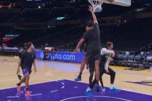 这视野这球商！这些骚气传球感觉东契奇都传得好轻松啊